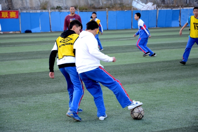 东契奇三双独行侠克奇才5连胜 火箭险胜尼克斯